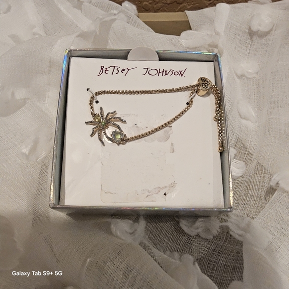 NWT BETSEY JOHNSON MULTI COLOR n RHINESTONE ADJUSTABLE SPIDER BRACELET - Picture 3 of 3